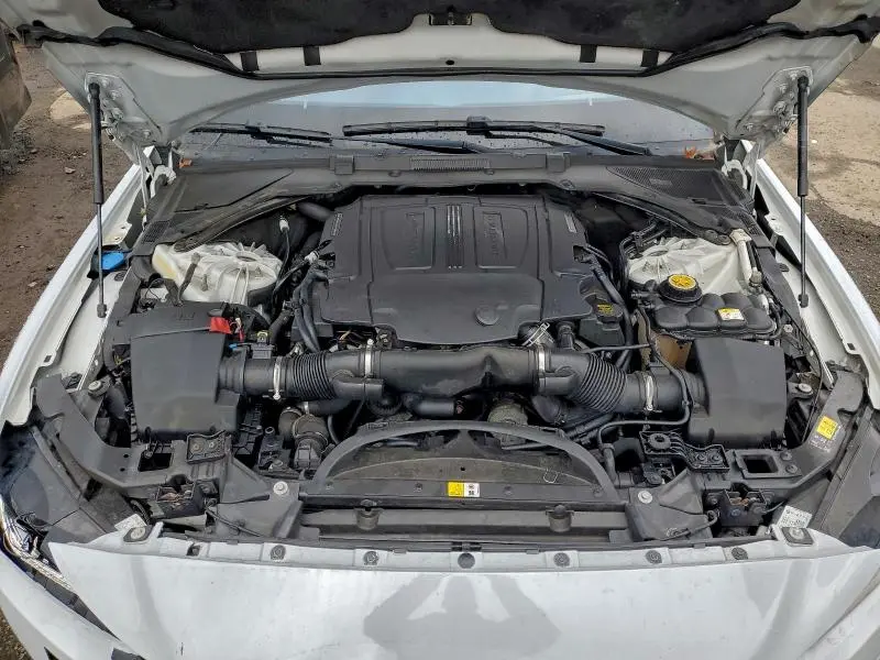 2018 JAGUAR XE PORTFOLIO LE  