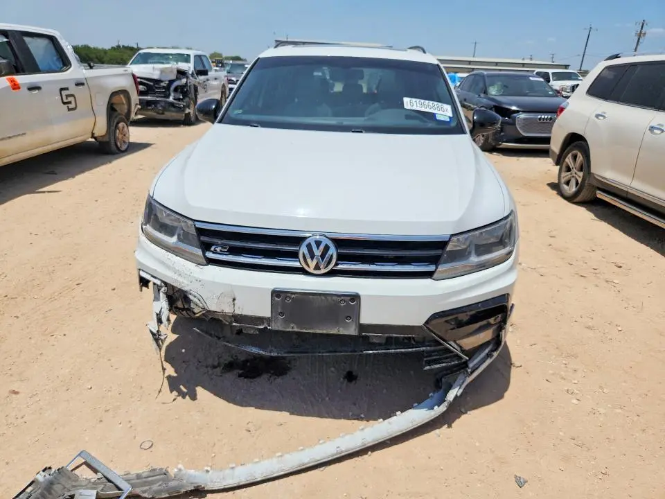 2021 VOLKSWAGEN TIGUAN SE  