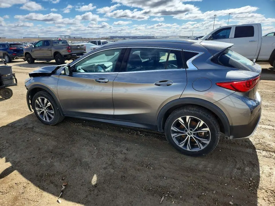 2017 INFINITI QX30 LUXURY  