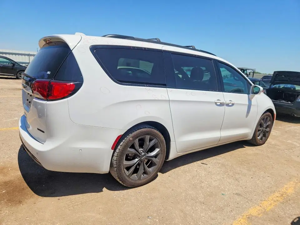 2019 CHRYSLER PACIFICA LIMITED  