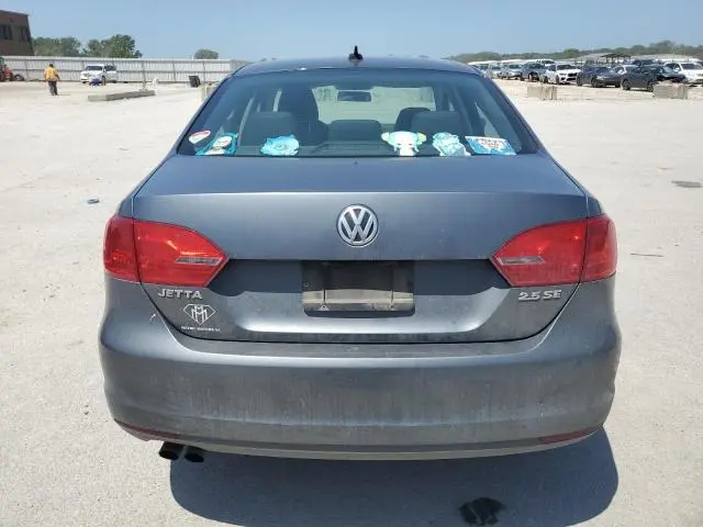 2011 VOLKSWAGEN JETTA SE  