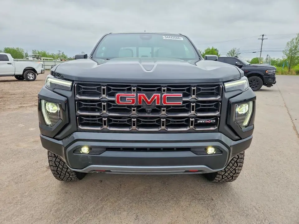 2025 GMC CANYON AT4  