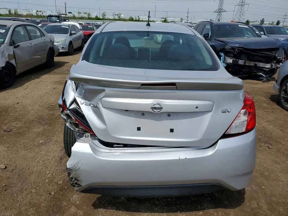 2019 NISSAN VERSA SV  
