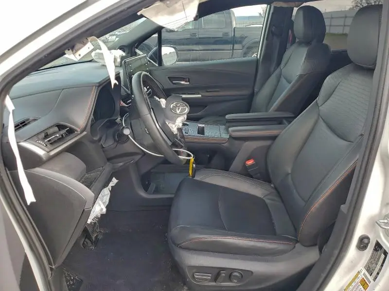 2022 TOYOTA SIENNA XSE  