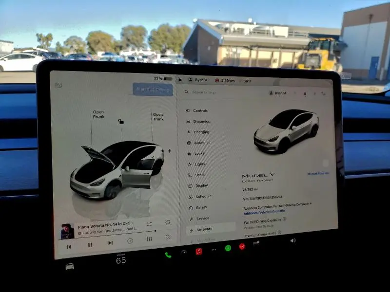 2025 TESLA MODEL Y   