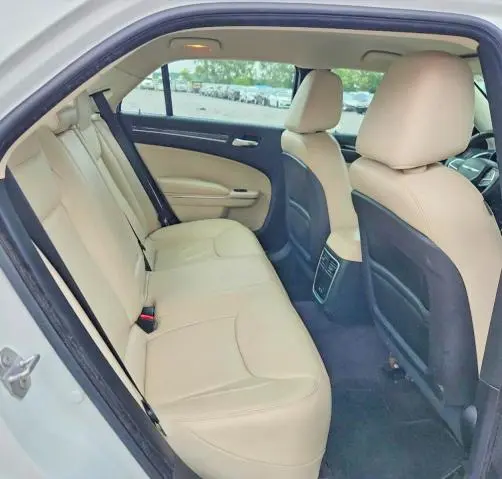 2017 CHRYSLER 300 LIMITED  