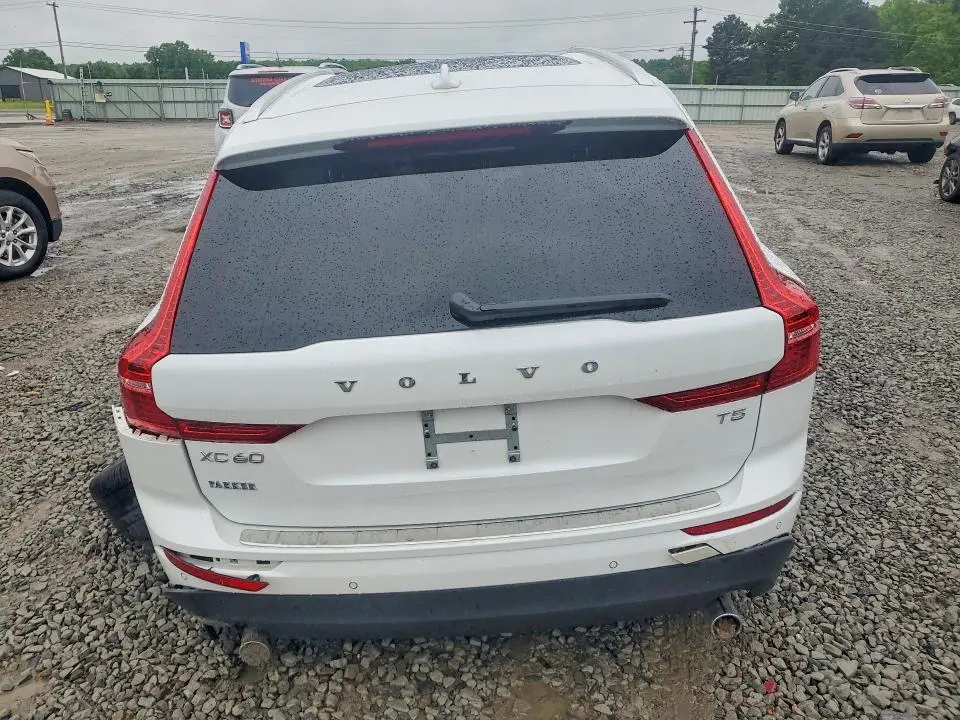 2020 VOLVO XC60 T5 MOMENTUM  