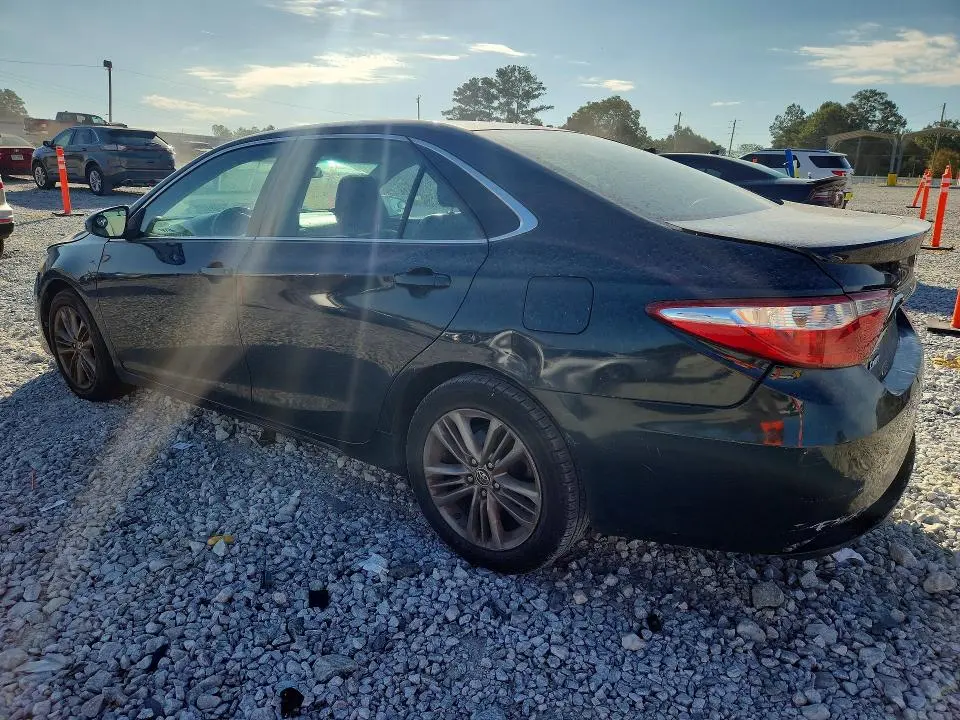 2016 TOYOTA CAMRY SE  