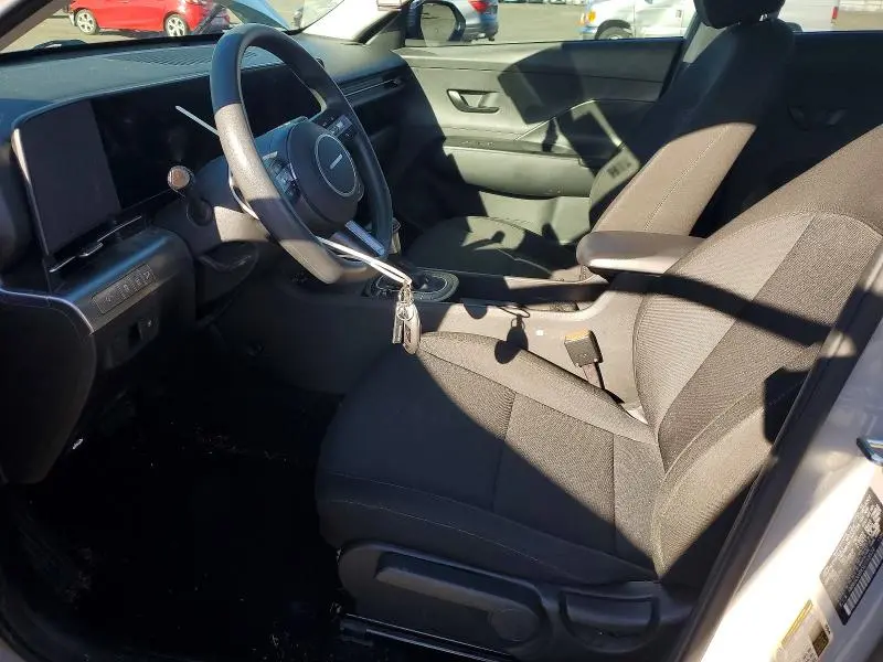 2025 HYUNDAI KONA SE  