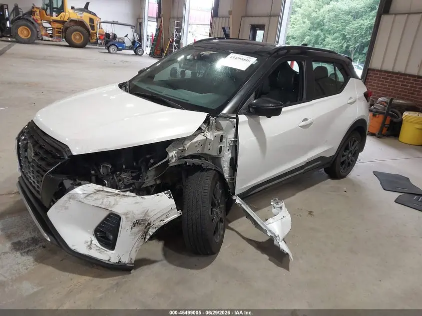 2021 NISSAN KICKS SR XTRONIC CVT