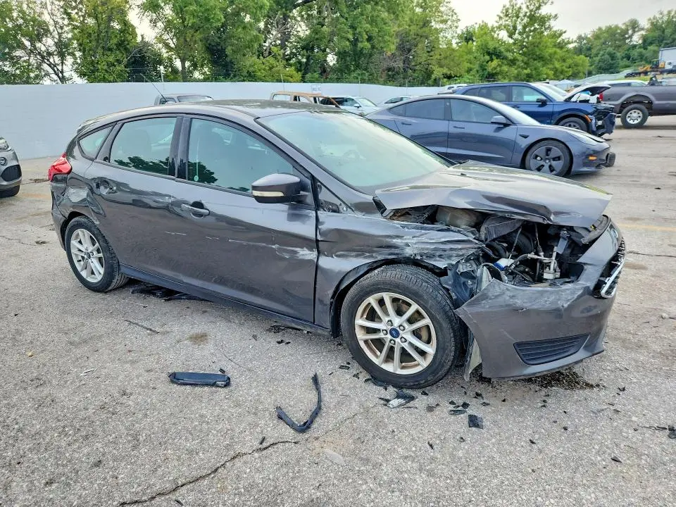 2016 FORD FOCUS SE  