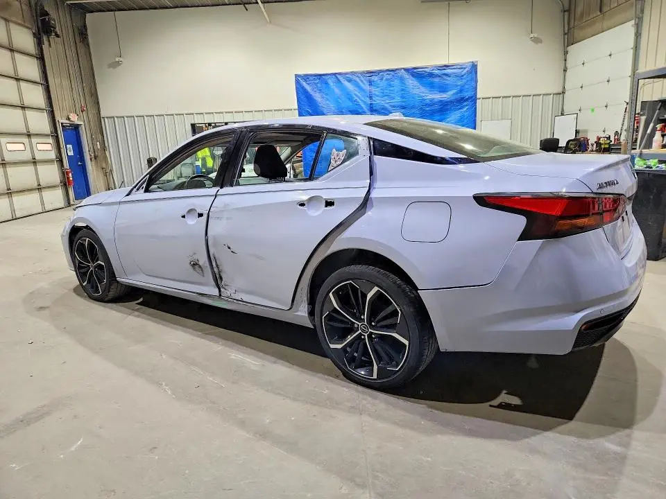 2024 NISSAN ALTIMA SR  