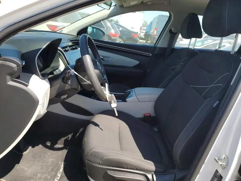2023 HYUNDAI TUCSON SE  