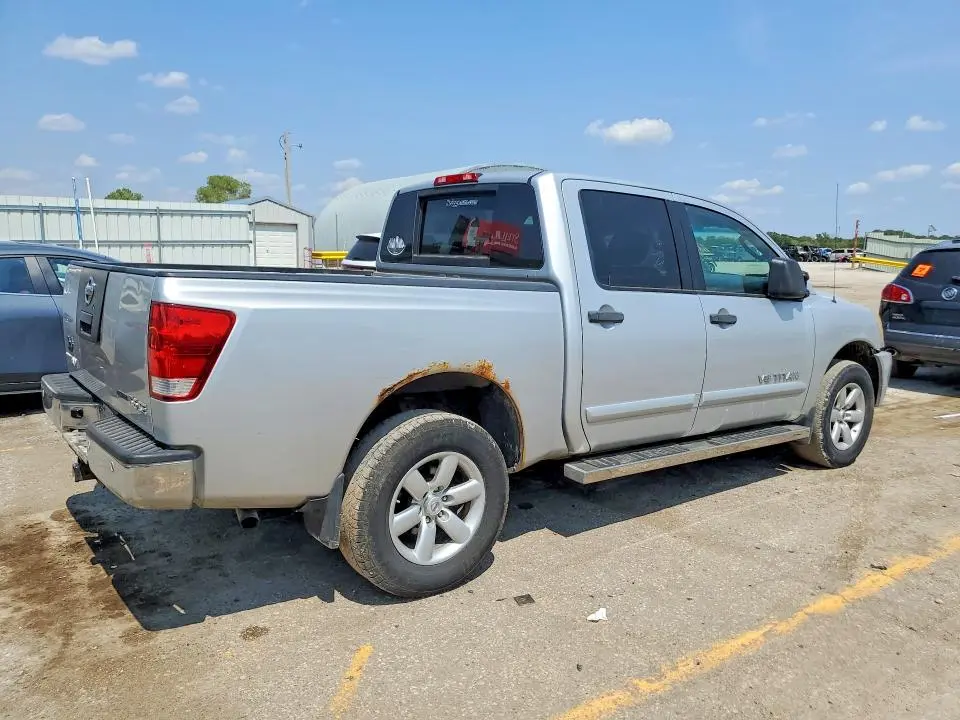 2010 NISSAN TITAN SE  