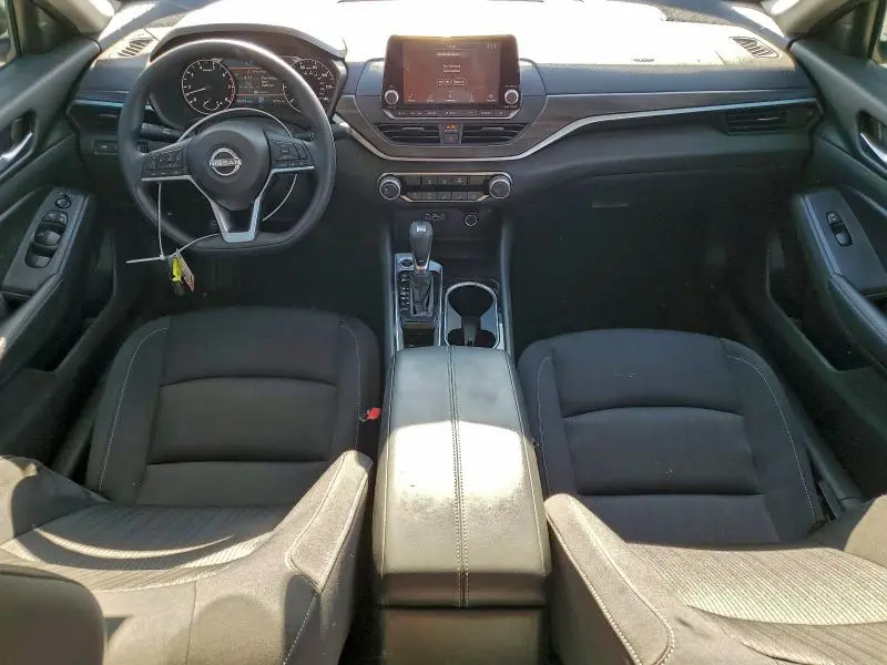 2024 NISSAN ALTIMA SV  