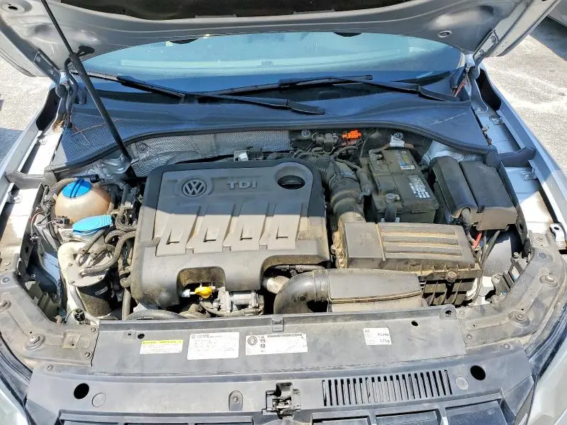 2014 VOLKSWAGEN PASSAT SE  