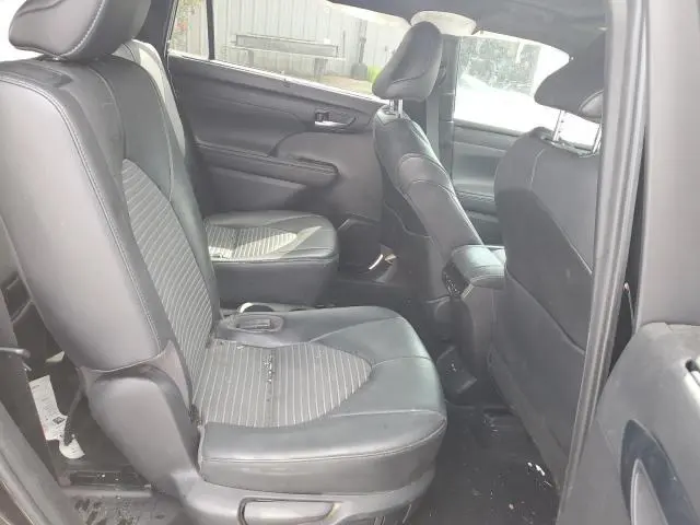 2021 TOYOTA HIGHLANDER XSE  