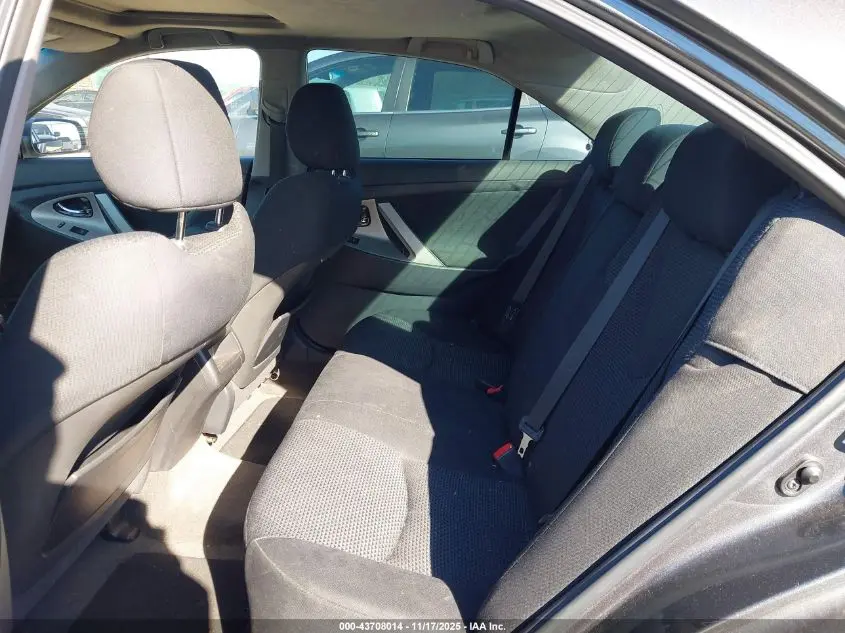 2010 TOYOTA CAMRY SE V6