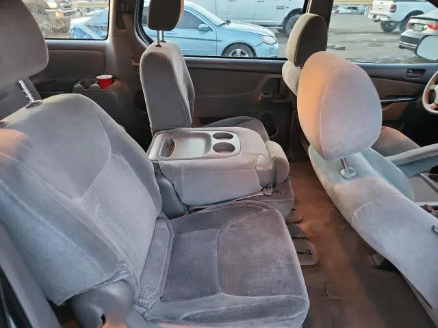 2010 TOYOTA SIENNA CE  