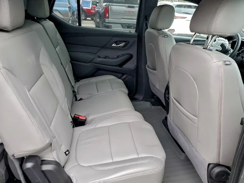 2023 CHEVROLET TRAVERSE LT  