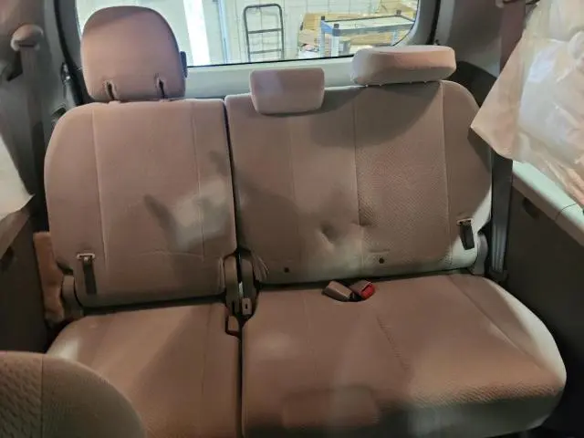 2013 TOYOTA SIENNA LE  