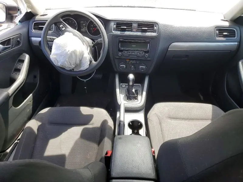 2015 VOLKSWAGEN JETTA SE  
