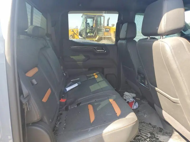 2024 GMC SIERRA K1500 AT4  