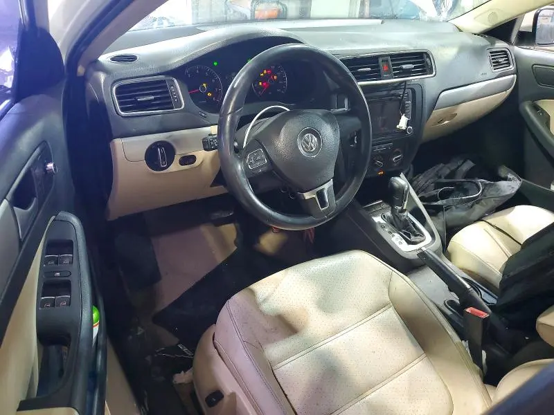 2013 VOLKSWAGEN JETTA SE  