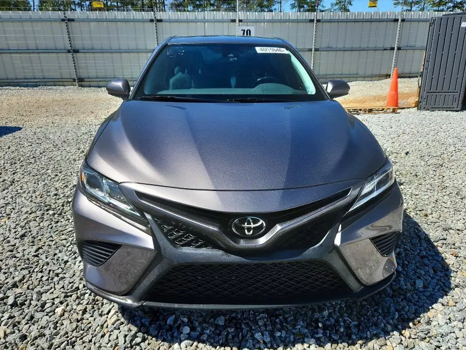2019 TOYOTA CAMRY SE  