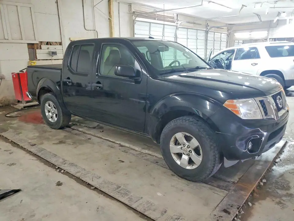 2013 NISSAN FRONTIER S  