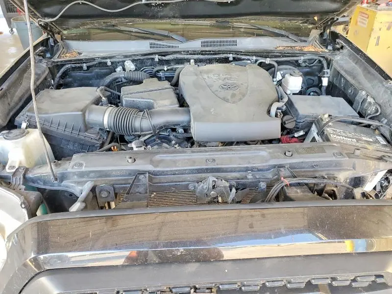 2019 TOYOTA TACOMA SR5 V6  