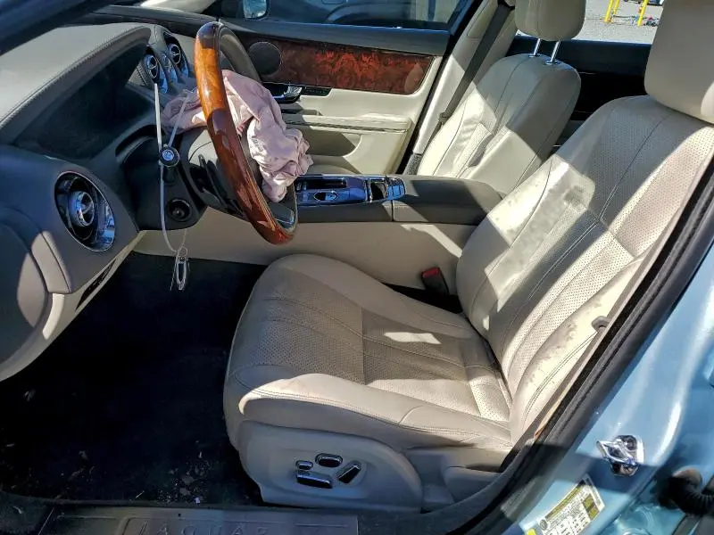2012 JAGUAR XJ   