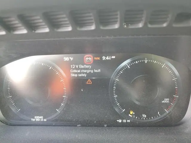 2020 VOLVO XC90 T5 MOMENTUM  