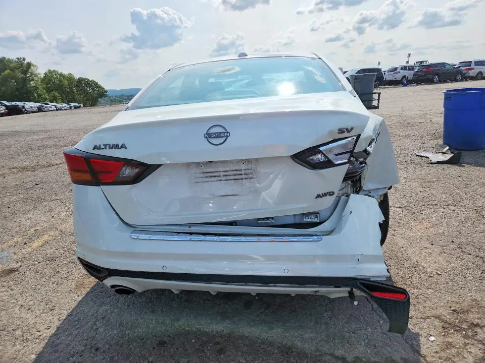 2023 NISSAN ALTIMA SV  