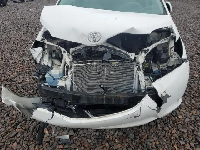 2011 TOYOTA SIENNA LE  