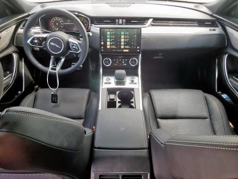 2024 JAGUAR XF R-DYNAMIC SE  
