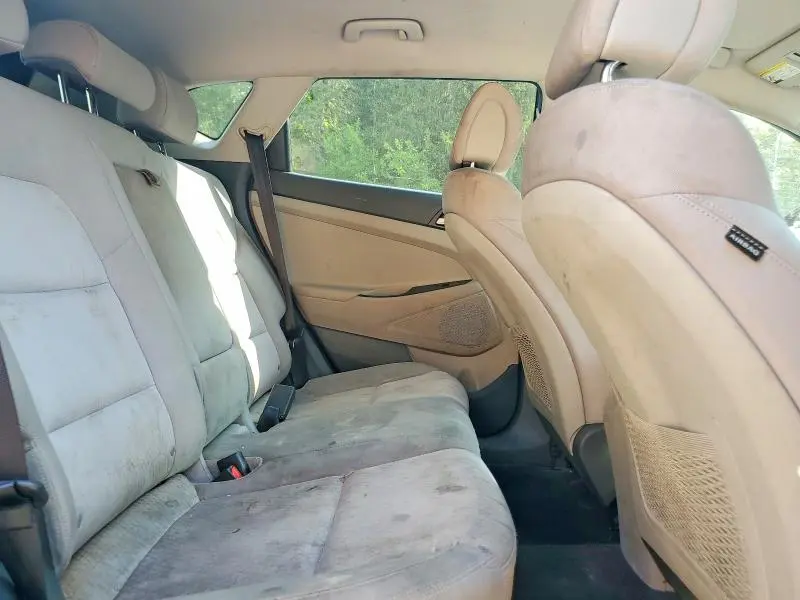 2016 HYUNDAI TUCSON SE  