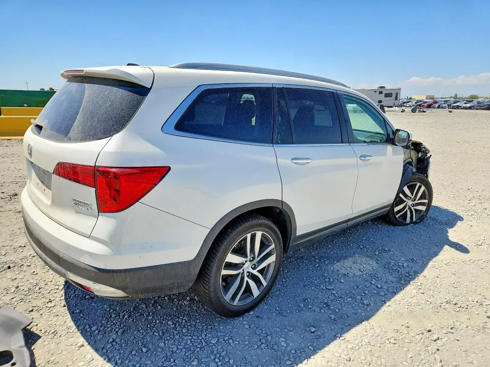 2017 HONDA PILOT TOURING  