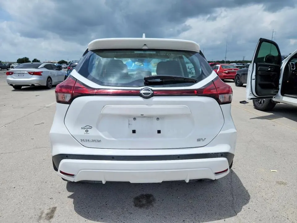 2022 NISSAN KICKS SV  