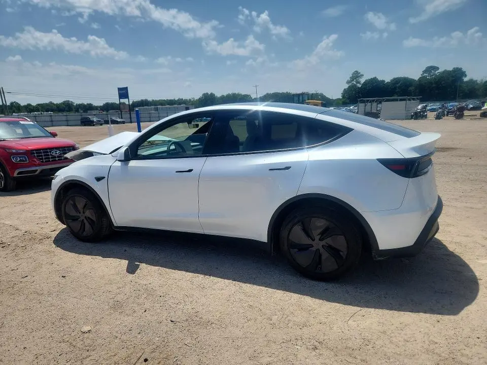 2026 TESLA MODEL Y   