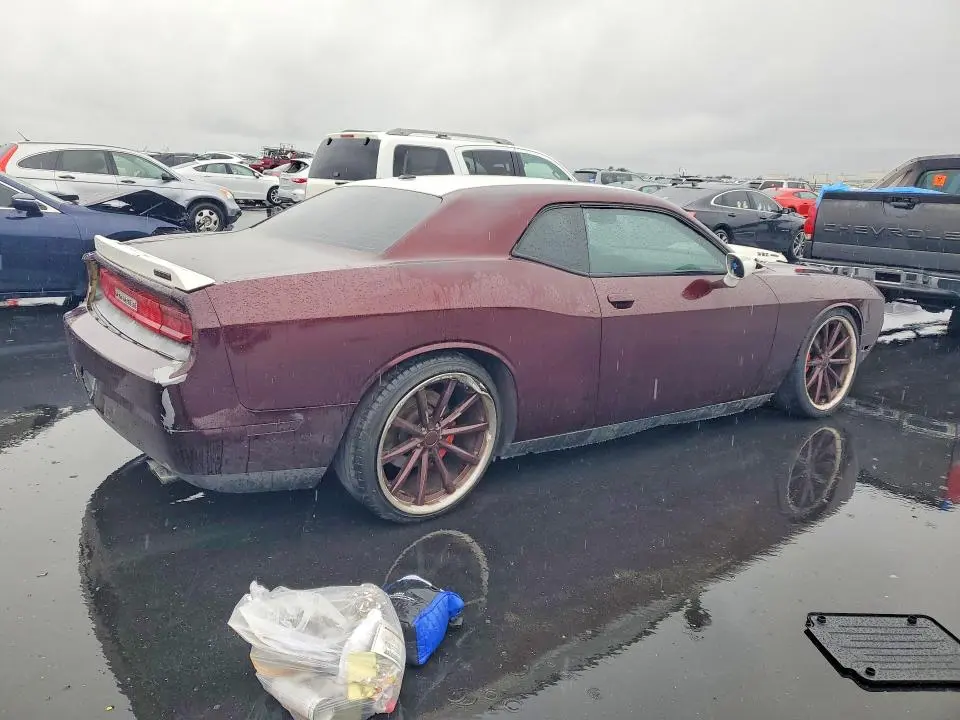 2011 DODGE CHALLENGER SRT-8  