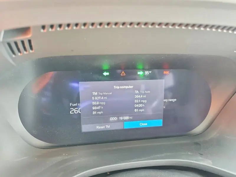 2025 VOLVO XC60 PLUS  