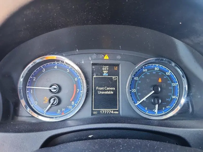 2018 TOYOTA COROLLA SE  