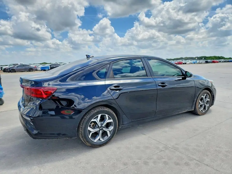2021 KIA FORTE LXS  