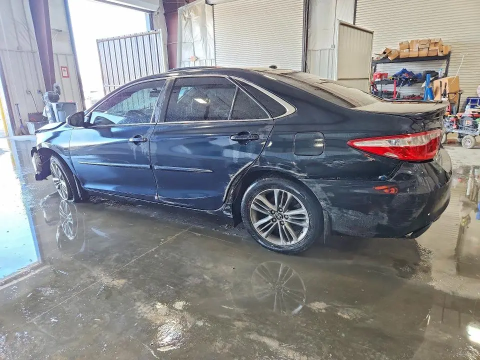 2017 TOYOTA CAMRY SE  