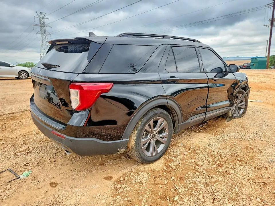 2021 FORD EXPLORER XLT  