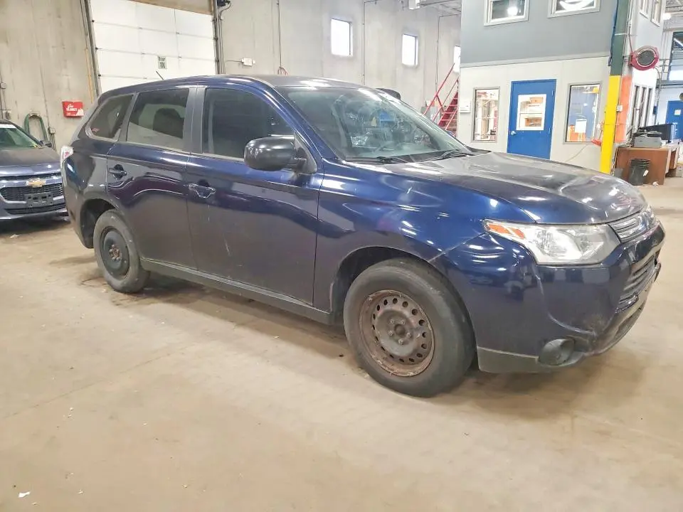 2014 MITSUBISHI OUTLANDER ES  
