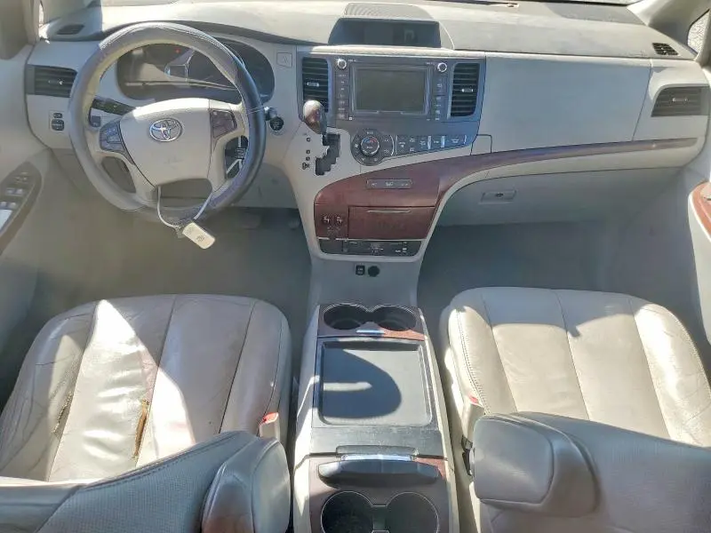 2011 TOYOTA SIENNA XLE 7-PASSENGER  