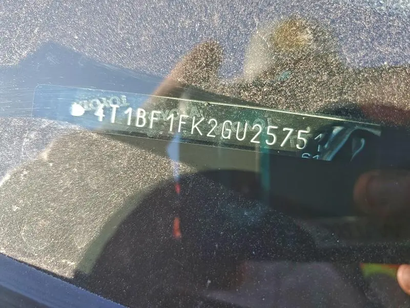 2016 TOYOTA CAMRY LE  