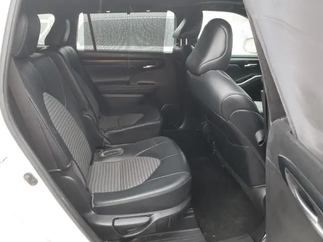 2022 TOYOTA HIGHLANDER XSE  